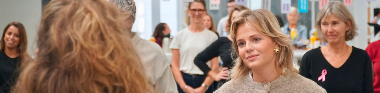 Collaborateurs du GIP ViaPro participant à un atelier de danse pour Octobre Rose
