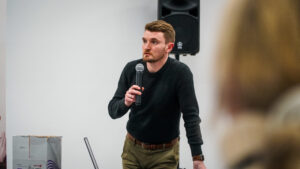 collaborateur du GIP qui présente ESF