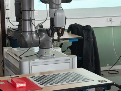 Un Nouveau Cobot Au Lycée Du Vimeu Pour Enrichir Les Formations Professionnelles